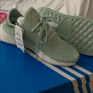 Adidas Sneakers 8 1/2 Deerupt W